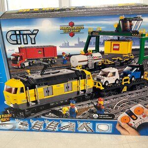LEGO CITY 7939 CARGO TRAIN 839 PCS NEW SEALED - BOX DAMAGED